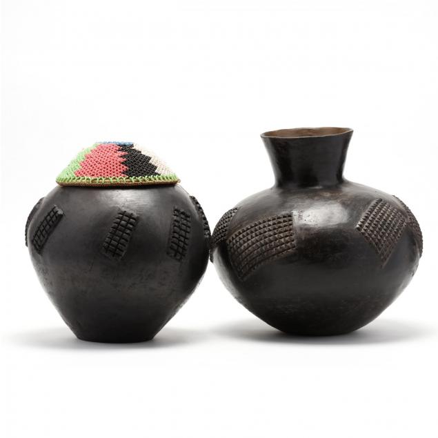two-pieces-of-zulu-pottery