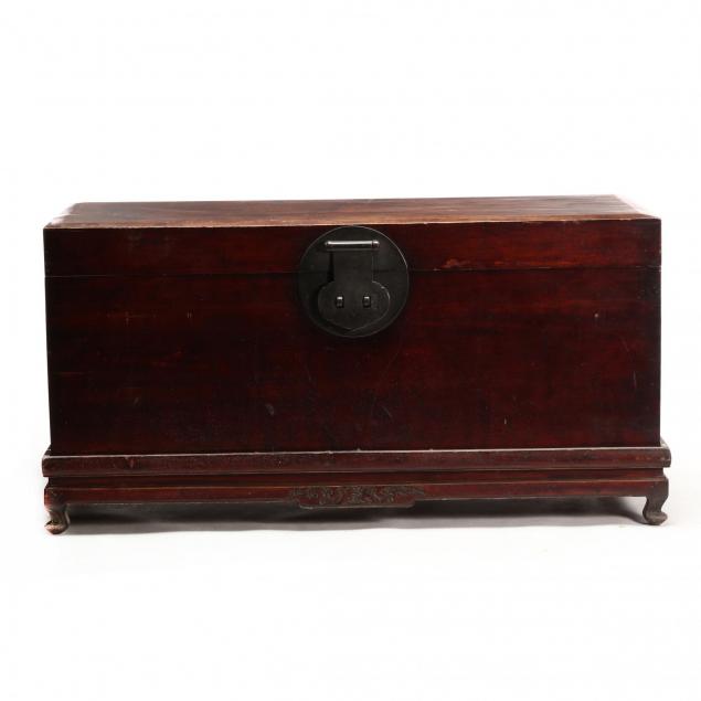 large-chinese-camphor-wood-storage-chest