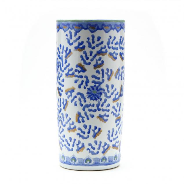 chinese-export-blue-and-white-umbrella-stand