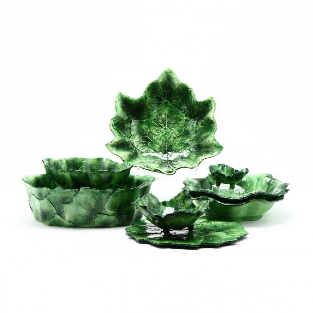 eight-majolica-serving-accessories