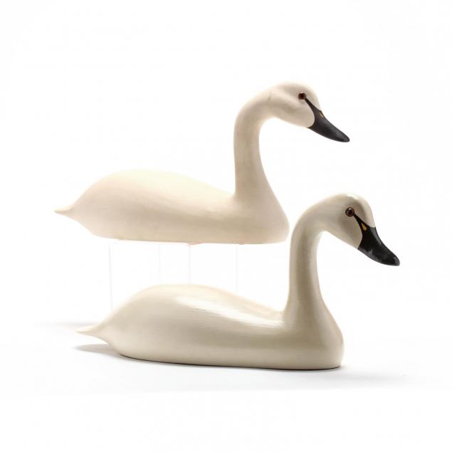 pair-of-hornick-borthers-swan-decoys