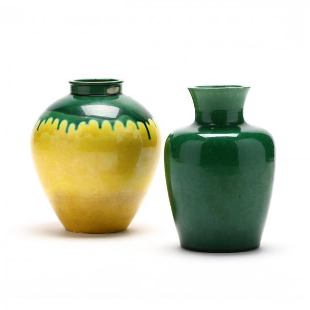 two-chinese-vases