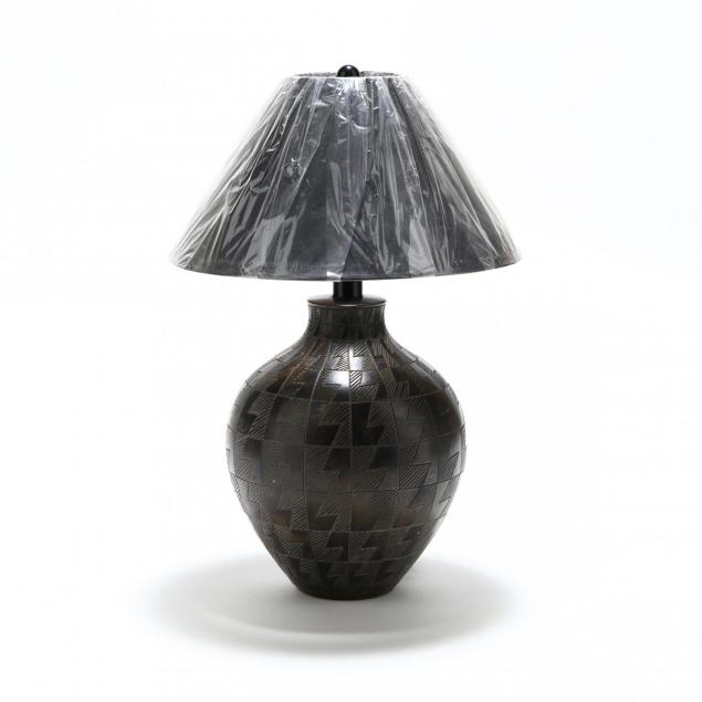 casual-lamp-co-memphis-pottery-table-lamp