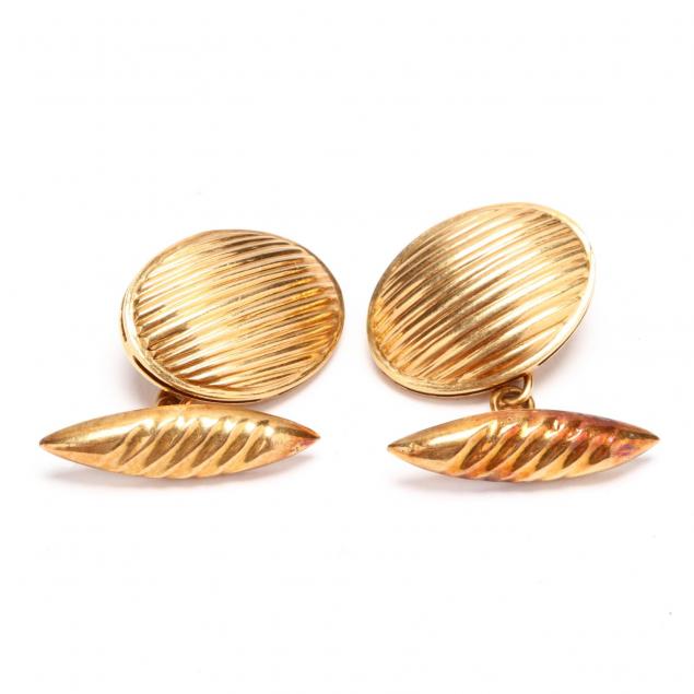 pair-of-18kt-gold-cufflinks