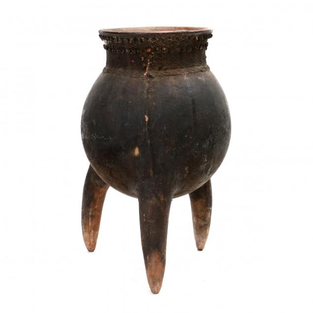 one-yoruba-three-legged-medicine-pot