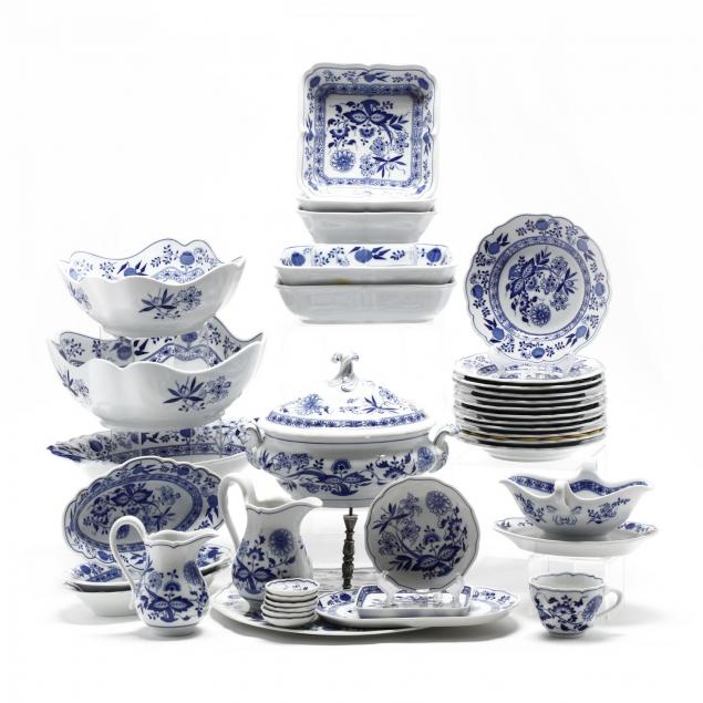 an-assortment-of-hutschenreuther-selb-china-blue-onion-pattern