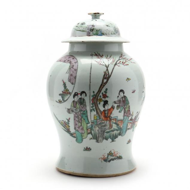 a-large-chinese-export-porcelain-covered-jar