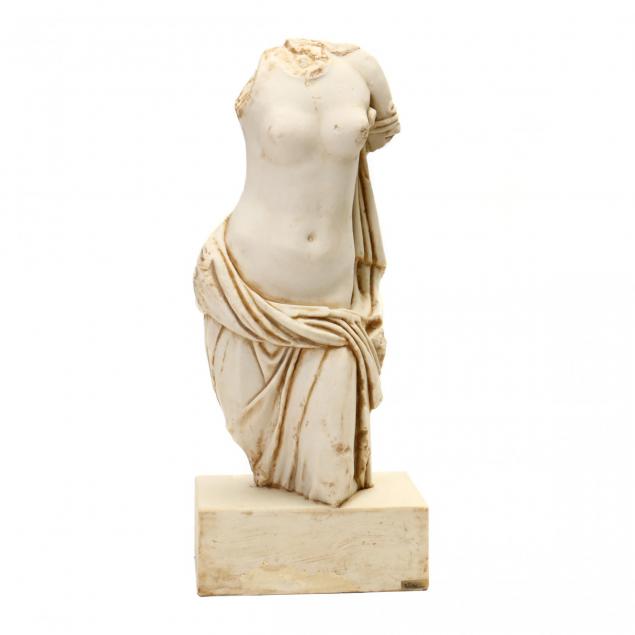 statuarius-sculpture-of-a-nude-woman-after-the-ancient