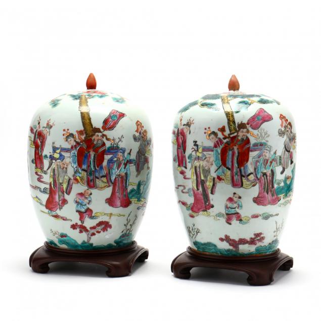 pair-of-chinese-export-porcelain-lidded-jars