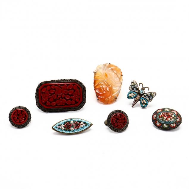 collection-of-vintage-brooches-and-earrings