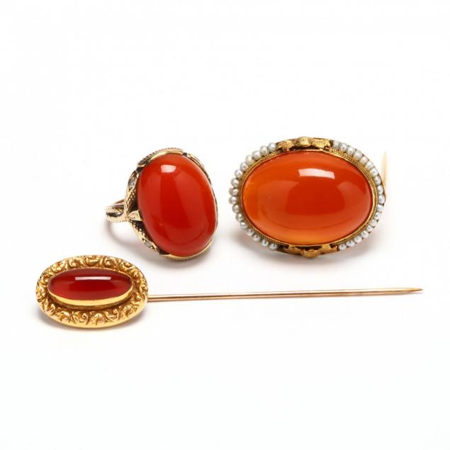 three-vintage-gold-and-carnelian-jewelry-items