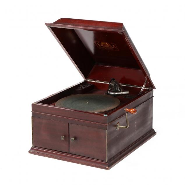 victor-table-top-victrola-record-player