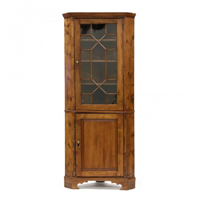 chippendale-corner-cupboard