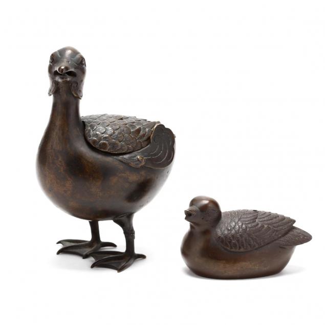 two-chinese-bronze-ducks