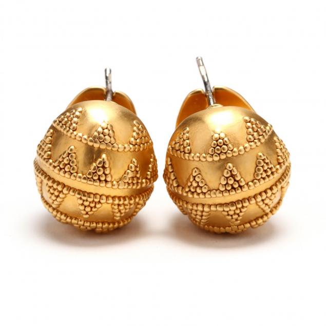 18kt-gold-hoop-earrings-metropolitan-museum-of-art