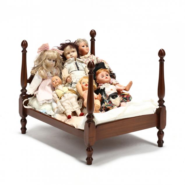 vintage-doll-bed-and-dolls