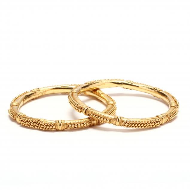 pair-of-22kt-gold-bangle-bracelets