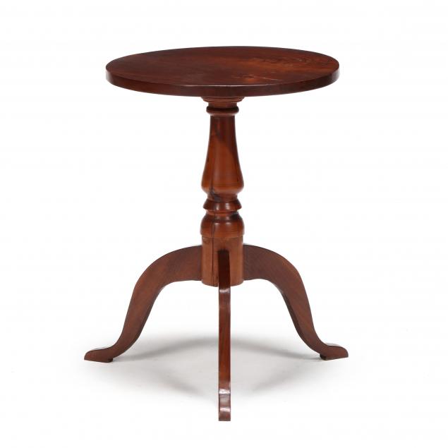 southern-walnut-queen-anne-candlestand