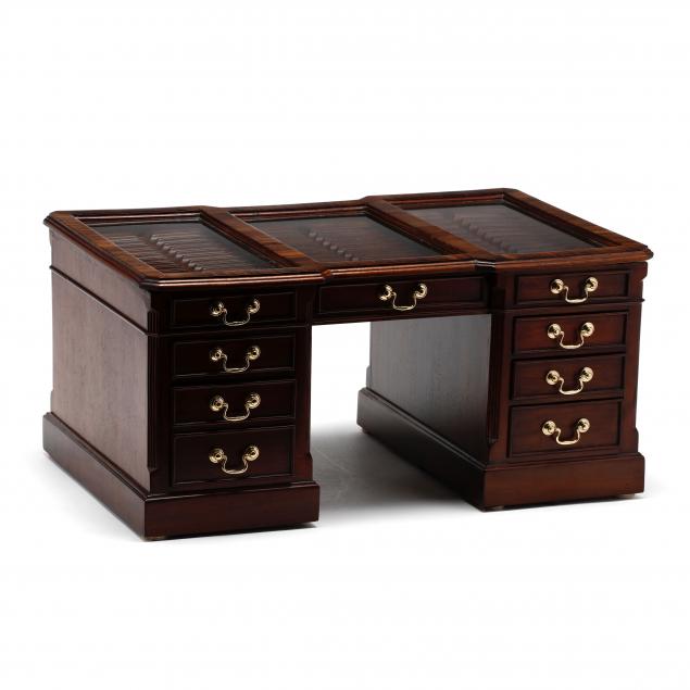 selamat-designs-chippendale-style-miniature-executive-desk-pen-display