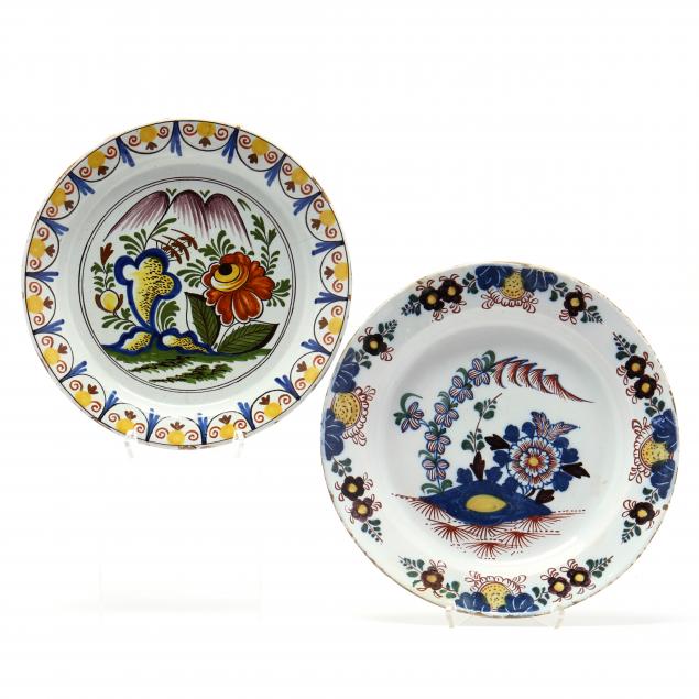 two-delft-polychrome-chargers