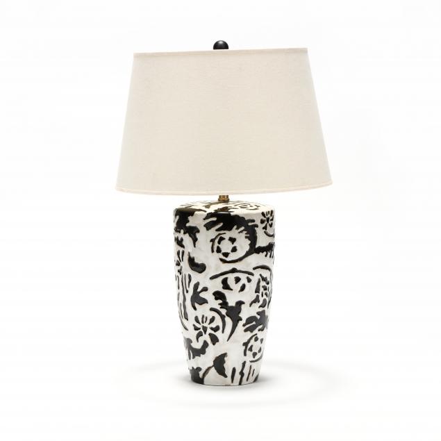contemporary-pottery-table-lamp