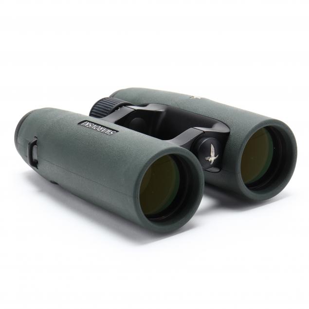 swarovski-optik-cased-binoculars