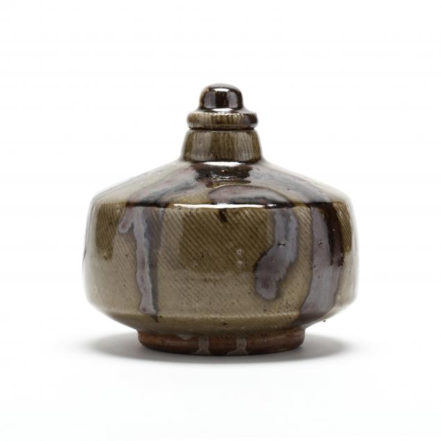 nc-pottery-lidded-vessel