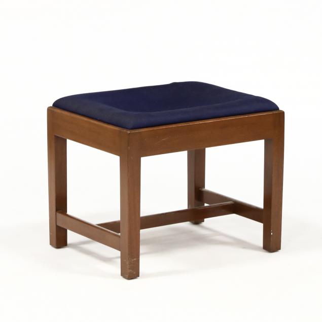 kittinger-chippendale-style-foot-stool