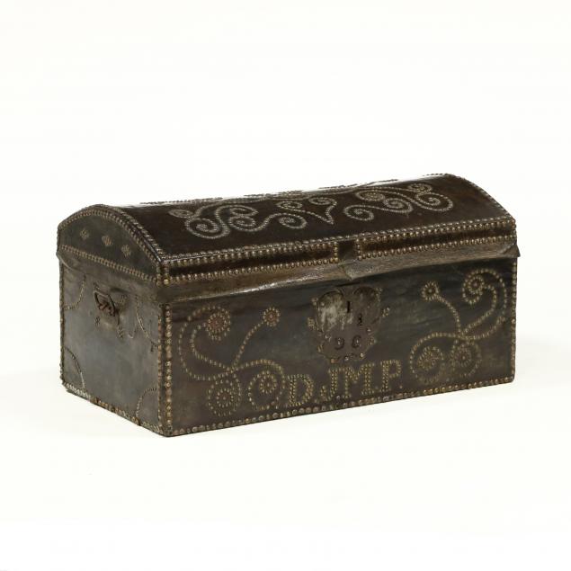 continental-dome-top-leather-and-brass-tack-trunk