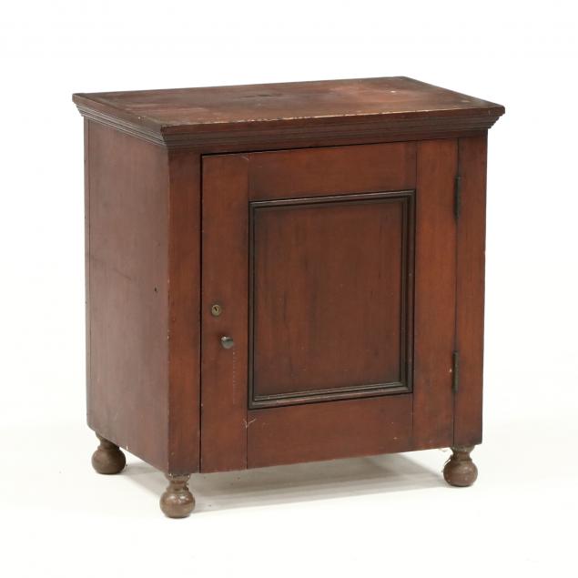 custom-colonial-style-table-top-cabinet