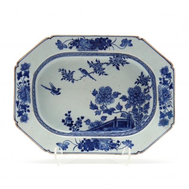 a-chinese-export-porcelain-blue-and-white-serving-dish