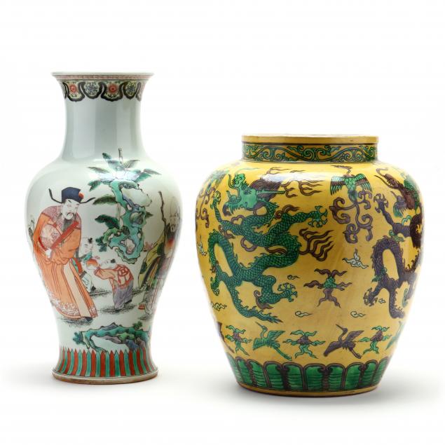 two-decorative-chinese-vases
