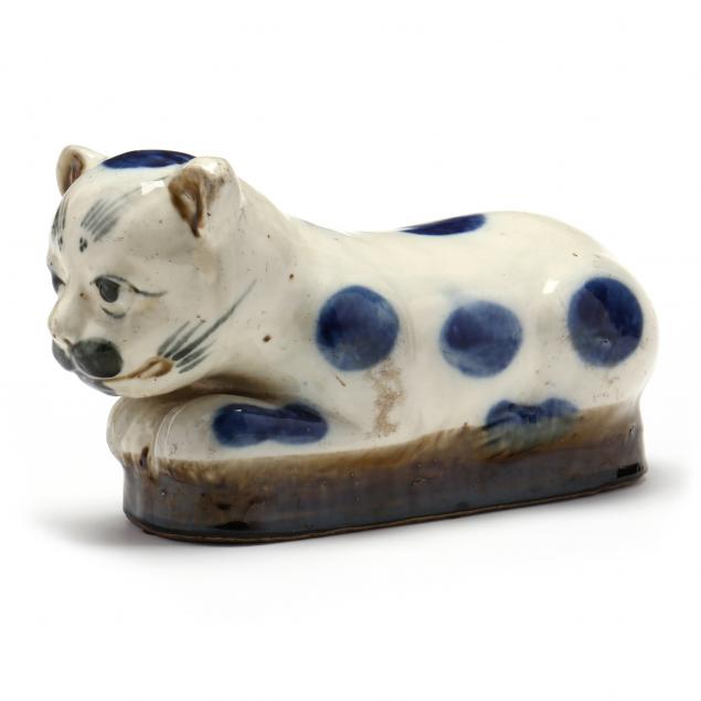 chinese-porcelain-cat-form-pillow