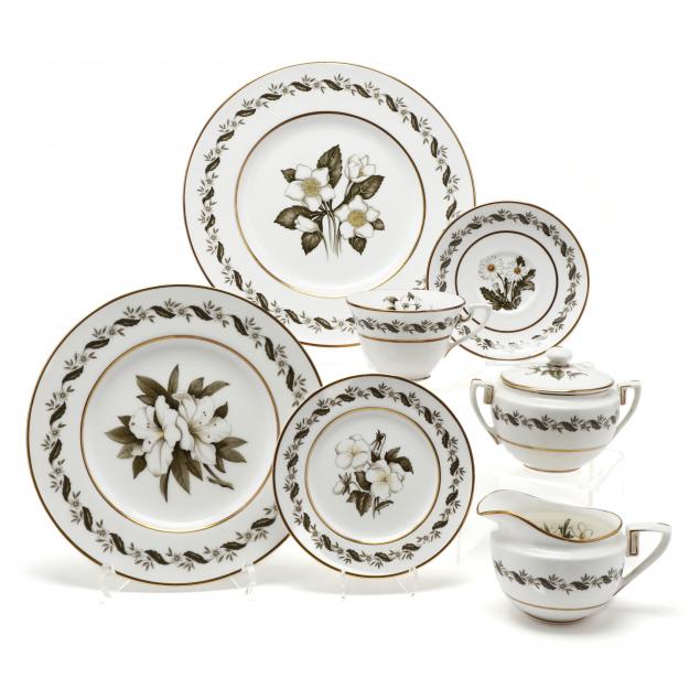 royal-worcester-bernina-china-service-for-twelve