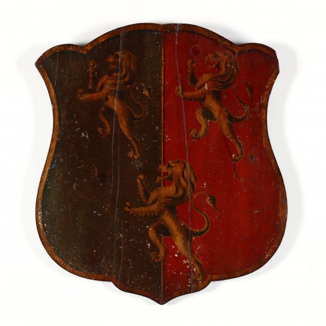 vintage-painted-wooden-crest