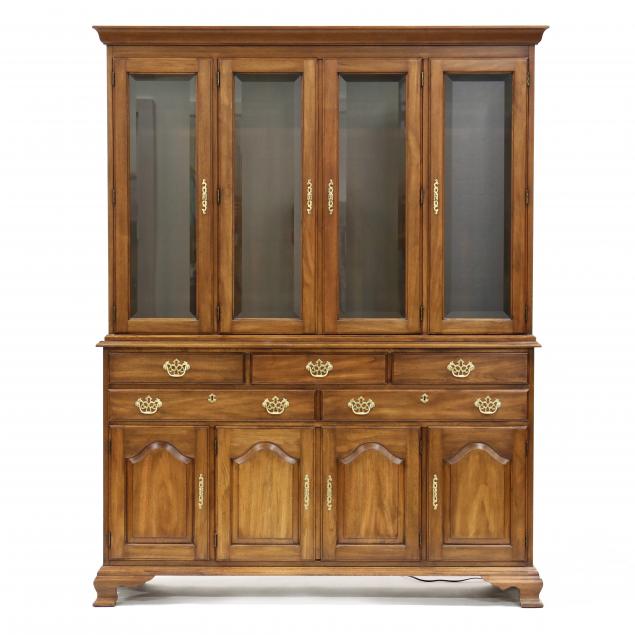 henkel-harris-queen-anne-style-walnut-china-cabinet