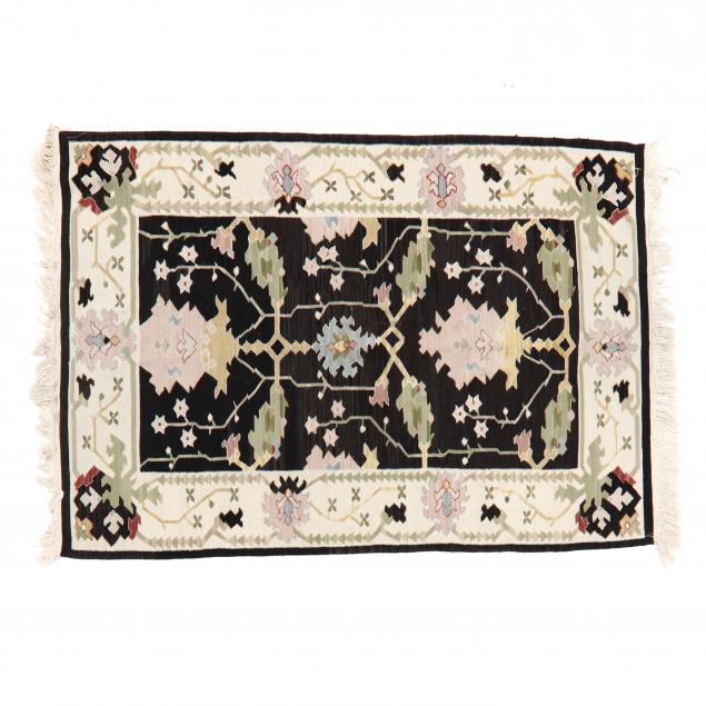 flat-weave-area-rug