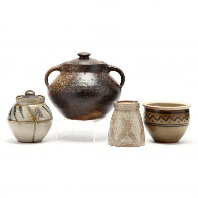 four-mark-hewitt-pottery-items