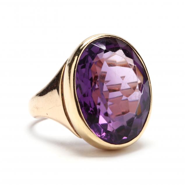 gold-and-amethyst-ring