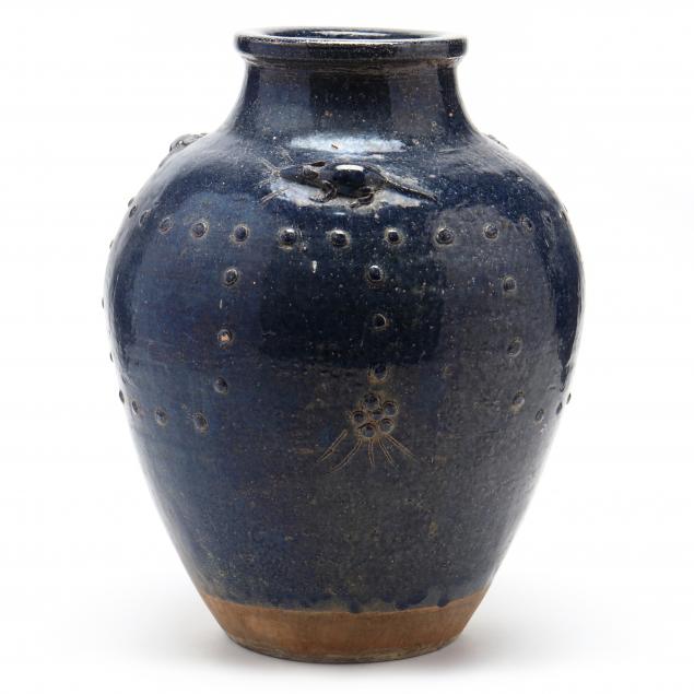 asian-pottery-vase-with-mouse-decoration