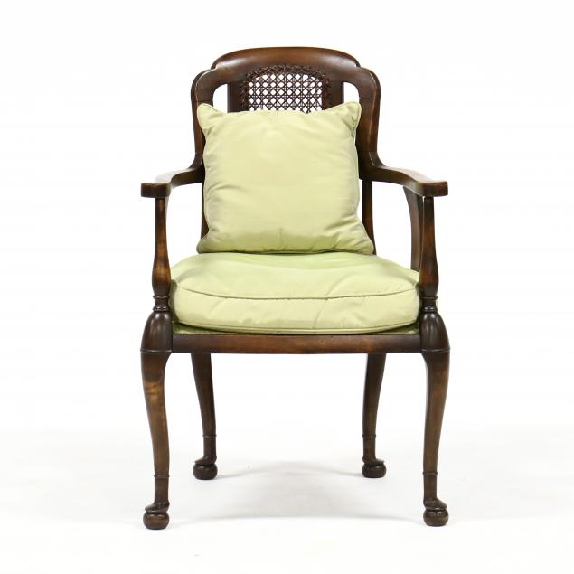 queen-anne-style-arm-chair
