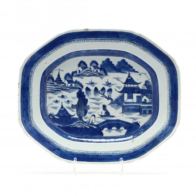 a-chinese-blue-and-white-octagonal-canton-platter