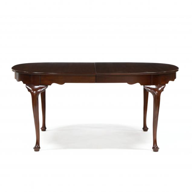 henkel-harris-mahogany-queen-anne-style-dining-table
