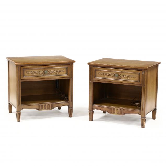 henredon-pair-of-french-provincial-style-bedside-stands