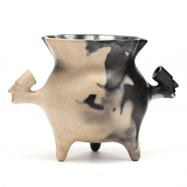 catawba-indian-pottery-tri-foot-vessel-earl-robbins-sc-1923-2010