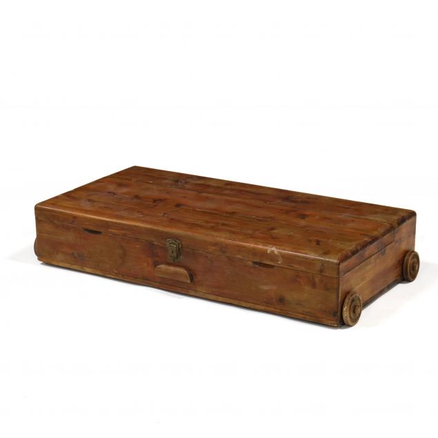 vintage-cedar-low-storage-chest