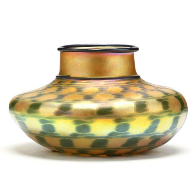 lundberg-studios-iridescent-art-glass-squat-vase