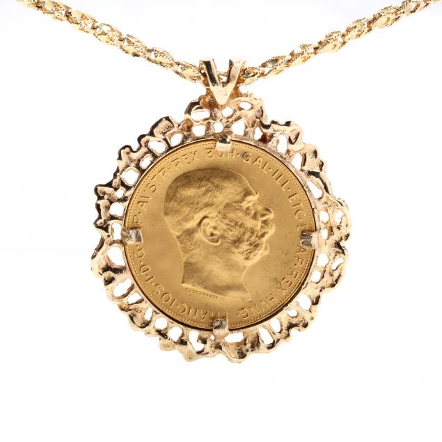 coin-pendant-necklace