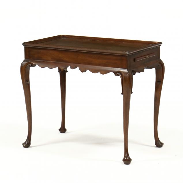 henkel-harris-queen-anne-style-mahogany-tea-table