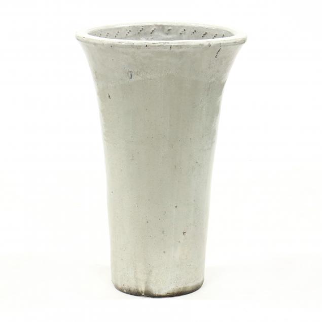 modern-pottery-floor-vase